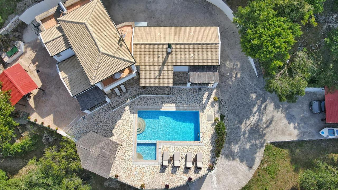 Villa Boukari Chlomos Eksteriør bilde
